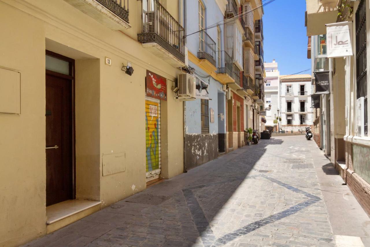 Апартаменты Del Parque Flats Letran Малага Экстерьер фото